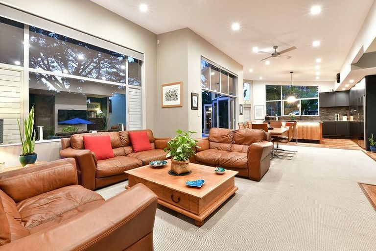 Photo of property in 84a Scott Road, Stanmore Bay, Whangaparaoa, 0932