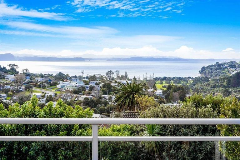 Photo of property in 69 Wade River Road, Stanmore Bay, Whangaparaoa, 0932