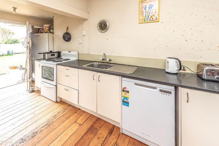 Photo of property in 24 Kings Avenue, Gonville, Whanganui, 4501