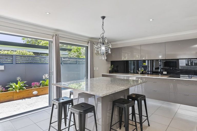 Photo of property in 185 Te Moana Road, Waikanae, 5036