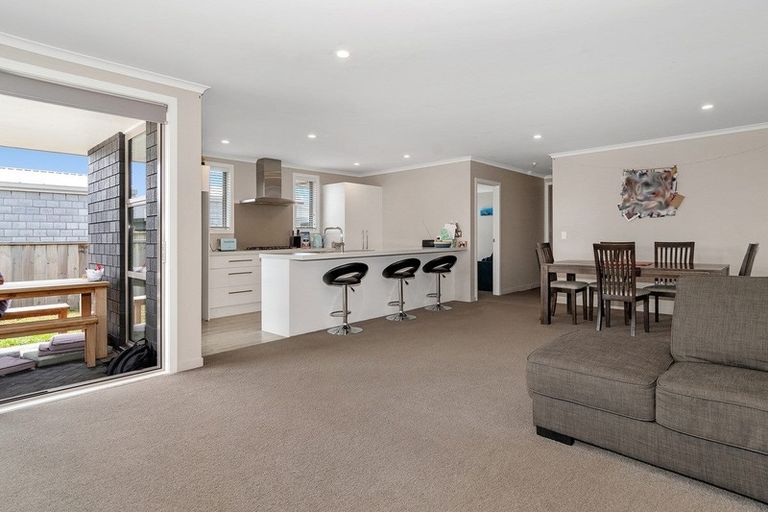 Photo of property in 42 Harding Drive, Papamoa Beach, Papamoa, 3118