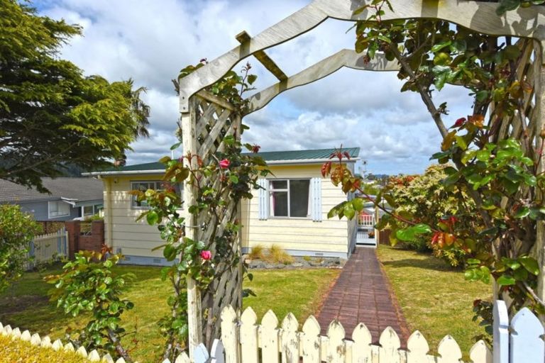 Photo of property in 113 Norana Road, Timberlea, Upper Hutt, 5018