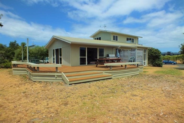 Photo of property in 618 Matarangi Drive, Matarangi, Whitianga, 3592