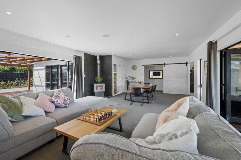 Photo of property in 79 Domett Street, Waitara, 4320