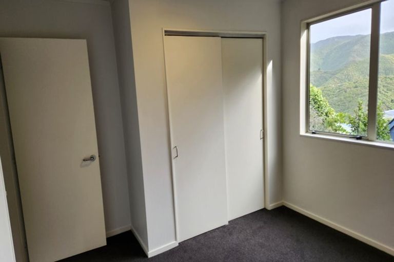 Photo of property in 17 Manitoba Place, Kingston, Wellington, 6021