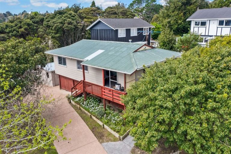 Photo of property in 17 Lynn Road, Bayview, Auckland, 0629