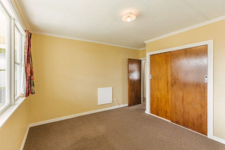 Photo of property in 3 Oakley Street, Palmerston North, 4410