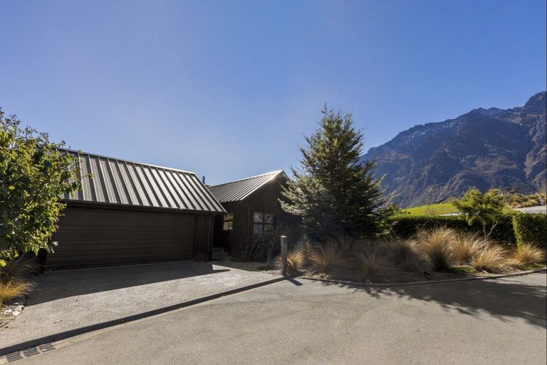 Photo of property in 4 Arran Lane, Jacks Point, Queenstown, 9371