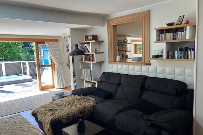 Photo of property in 8 Taungata Road, York Bay, Lower Hutt, 5013