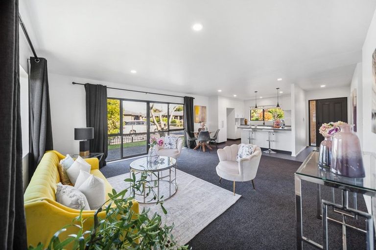 Photo of property in 8 Alderson Lane, Favona, Auckland, 2024