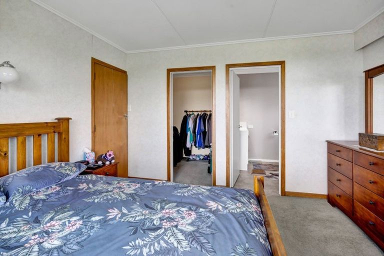 Photo of property in 200 Paraite Road, Paraite, New Plymouth, 4373