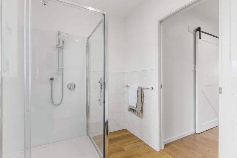 Photo of property in 1/55 Northcote Road, Hillcrest, Auckland, 0627