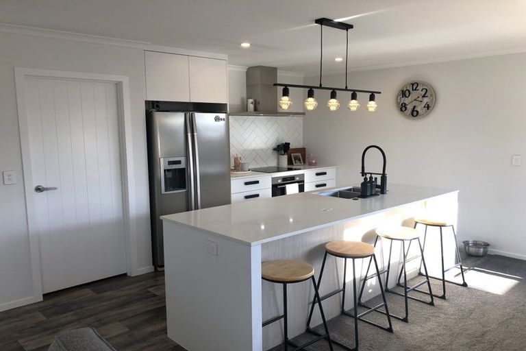 Photo of property in 31 Tahuna Minhinnick Drive, Glenbrook, 2681