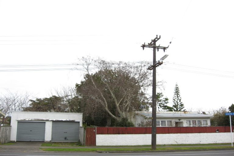 Photo of property in 176 Mangorei Road, Merrilands, New Plymouth, 4312
