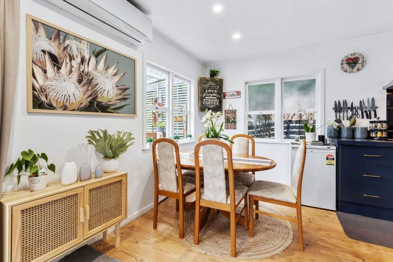 Photo of property in 19 Lanigan Street, Birkdale, Auckland, 0626