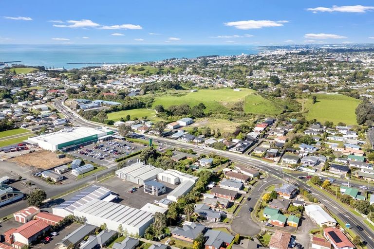 Photo of property in 12a Severn Place, Spotswood, New Plymouth, 4310