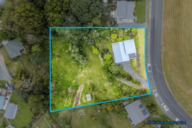 Photo of property in 86 Howard Road, Orere Point, Papakura, 2585