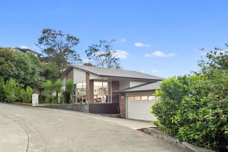 Photo of property in 39 Namsan Close, Fairview Heights, Auckland, 0632