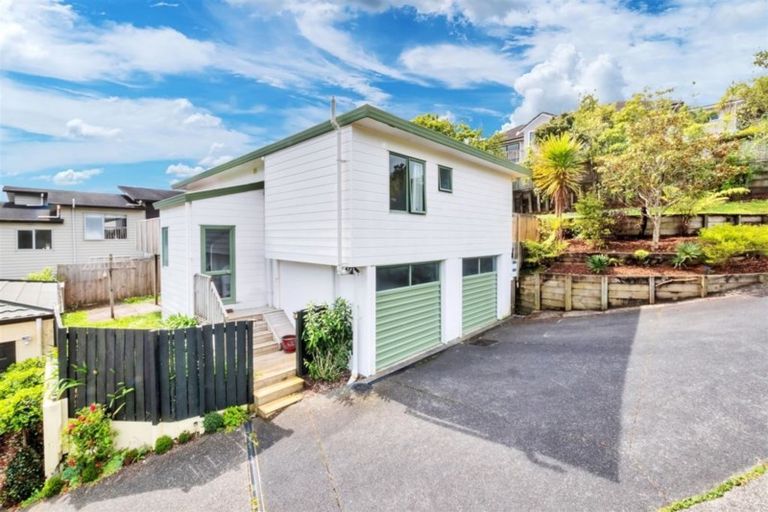 Photo of property in 121b Sunnyside Road, Sunnyvale, Auckland, 0612