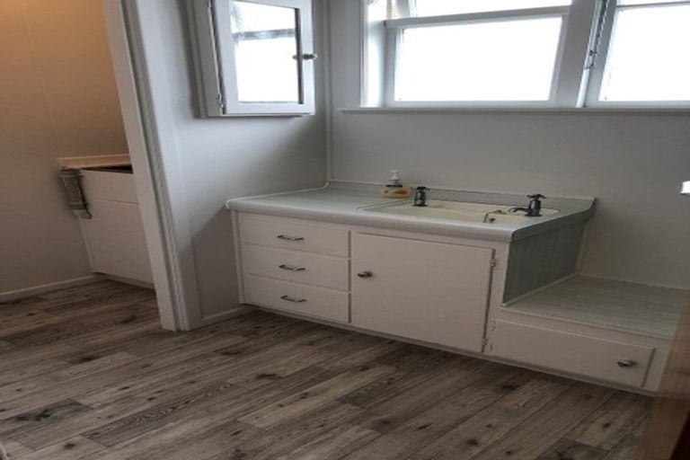 Photo of property in 1/8 Reading Street, Karori, Wellington, 6012