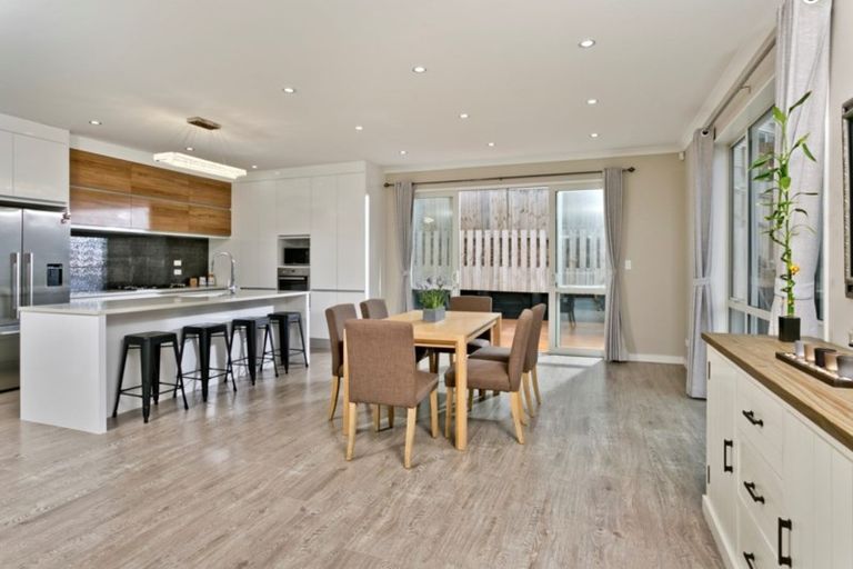 Photo of property in 15 Korihi Drive, Swanson, Auckland, 0614