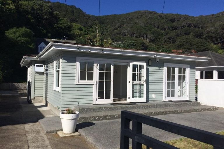 Photo of property in 281 Muritai Road, Eastbourne, Lower Hutt, 5013