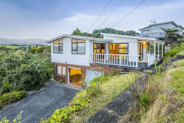 Photo of property in 86 Howard Road, Orere Point, Papakura, 2585