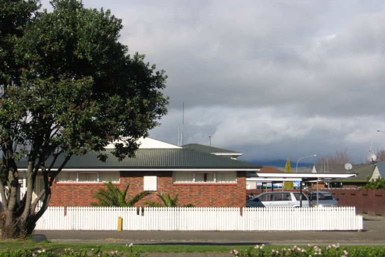 Photo of property in 728 Main Street, Palmerston North, 4414