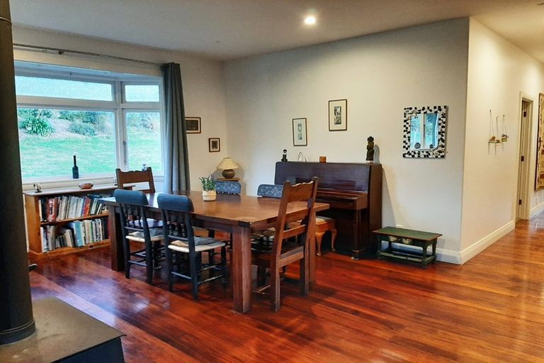 Photo of property in 32 Taiapa Road, Muriwai, Waimauku, 0881