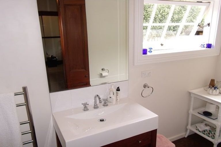 Photo of property in 13 Main Street, Hospital Hill, Napier, 4110