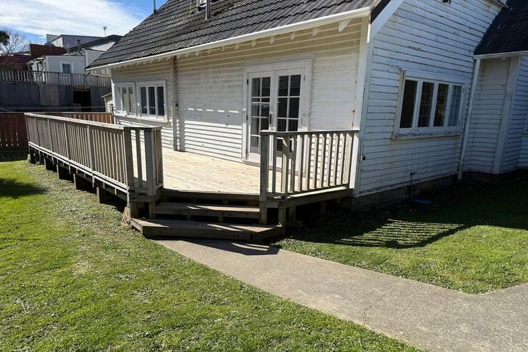 Photo of property in 526 Adelaide Road, Berhampore, Wellington, 6023