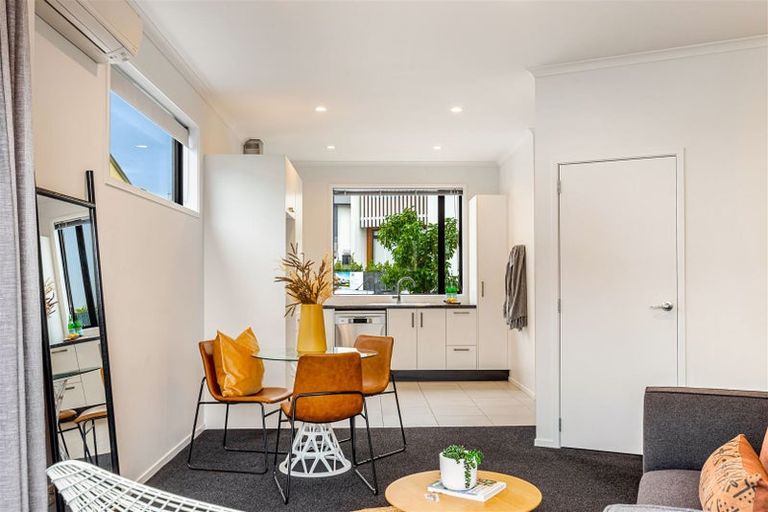 Photo of property in 10 Frank Gill Road, Hobsonville, Auckland, 0616