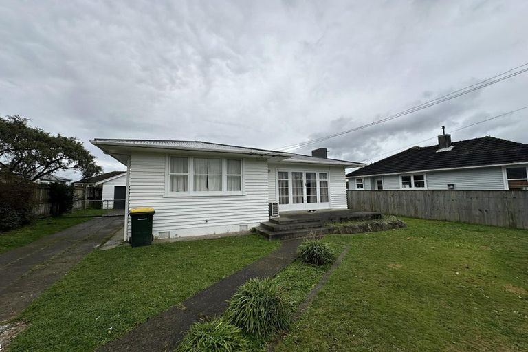 Photo of property in 30 Saint Annes Street, Levin, 5510