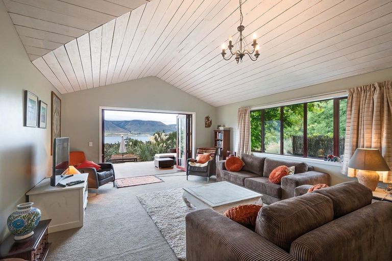 Photo of property in 41 Lookout Drive, Mount Creighton, Queenstown, 9371
