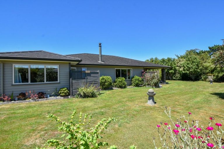 Photo of property in 5 Tararua Crescent, Carterton, 5713