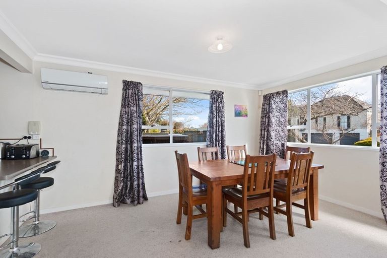 Photo of property in 6 Radbrook Street, Avonhead, Christchurch, 8042