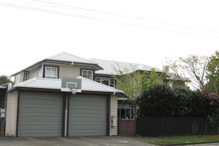 Photo of property in 39 Fillis Street, New Plymouth, 4310