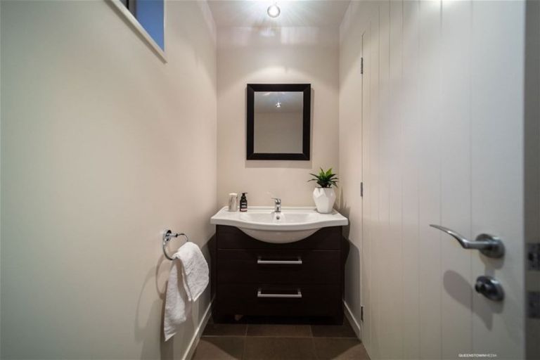 Photo of property in 7 Morning Star Terrace, Arthurs Point, Queenstown, 9371