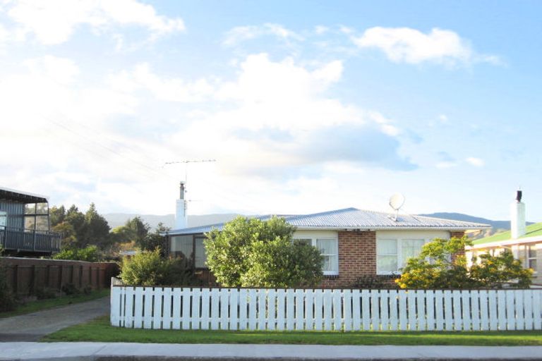 Photo of property in 6 Freemans Road, Otaki, 5512