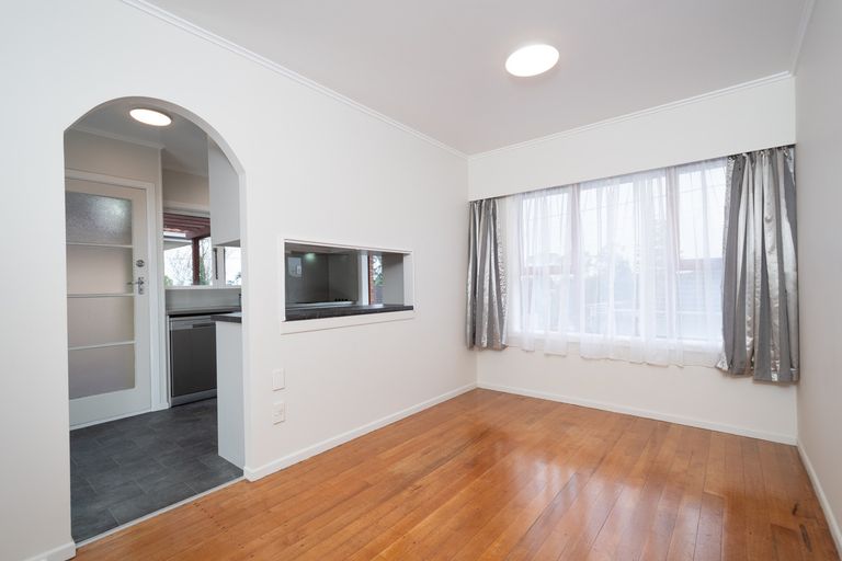 Photo of property in 4 Ayrton Street, Te Atatu South, Auckland, 0610