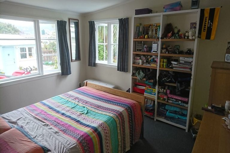 Photo of property in 71 Pirie Street, Mount Victoria, Wellington, 6011