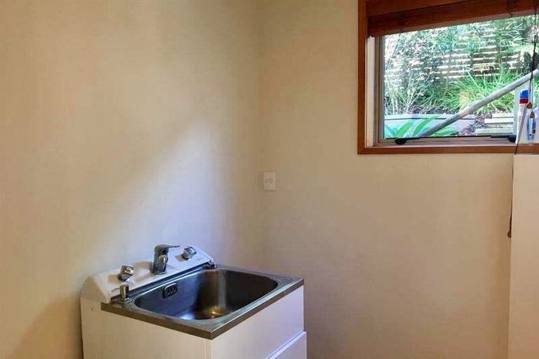 Photo of property in 8 Rosella Place, Murrays Bay, Auckland, 0630