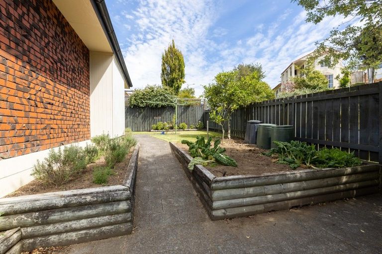 Photo of property in 85 Heta Road, Highlands Park, New Plymouth, 4312