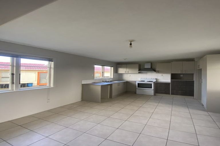 Photo of property in 27 Dale Crescent, Pakuranga, Auckland, 2010