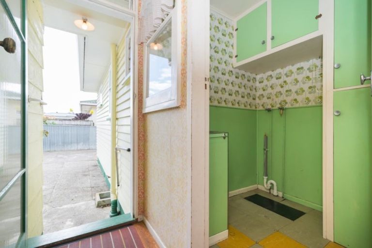 Photo of property in 18 Ellesmere Crescent, Highbury, Palmerston North, 4412