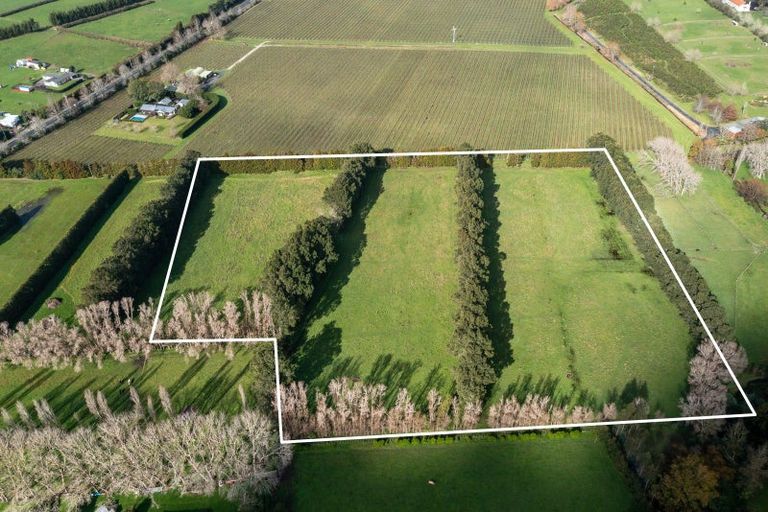 Photo of property in 792 Waitakere Road, Kumeu, 0891