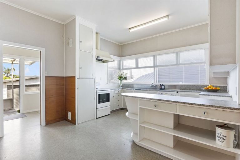 Photo of property in 2 Preston Avenue, Belmont, Auckland, 0622