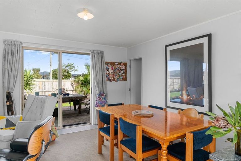 Photo of property in 5 South Road, Waipu, 0510