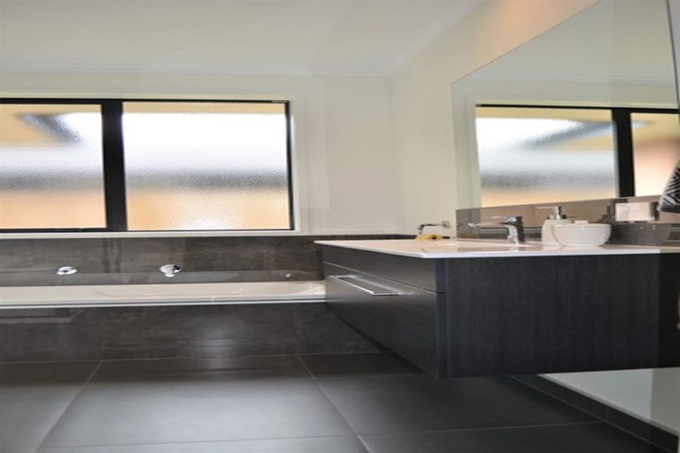 Photo of property in 2 Flaxmill Way, Papamoa, 3118