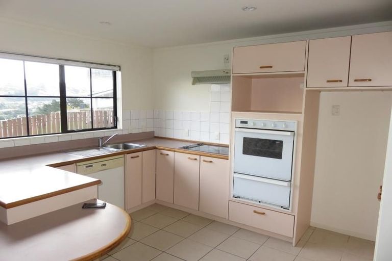 Photo of property in 28 Dominica Crescent, Grenada Village, Wellington, 6037